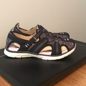 Dr Scholls slip on open tennis shoes